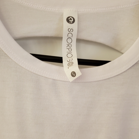 Scorpio Sol Slash Back Front Pocket Tank - White - Picture 5 of 5